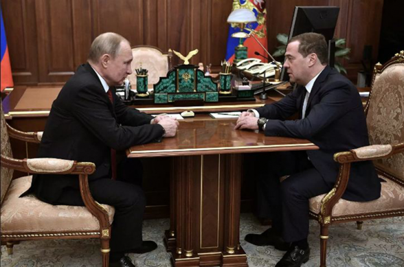 Путин предложит Медведеву пост зампредседателя Совбеза