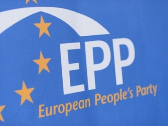 Европейская народная партия обеспокоена поспешной процедурой инициирования изменений в Конституцию Армении
