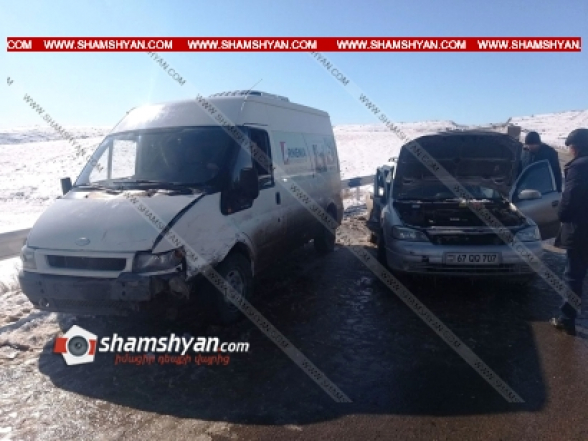 Սյունիքի մարզում բախվել են Opel-ն ու Ford Transit-ը. կան վիրավորներ (տեսանյութ)