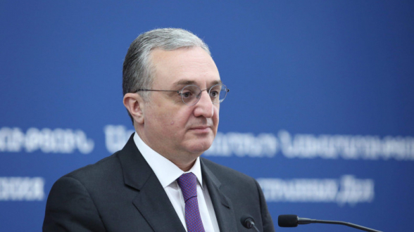 Глава МИД Армении уклонился от ответа на вопрос о прекращении авиасообщения с Италией из-за коронавируса (видео)