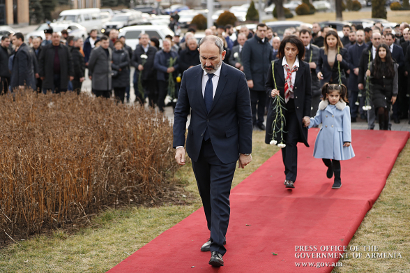 Մարտի մե՞կ, կարմիր ուղեգո՞րգ, թե՞ «քյոհնա քեֆ»