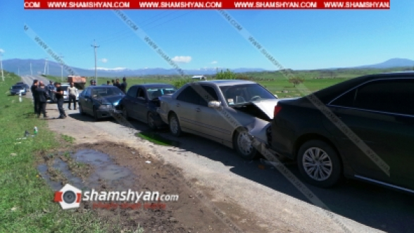 Կոտայքի մարզում բախվել են 2 Toyota Camry, Mercedes E320-ն, BMW-ն ու Opel-ը. կա վիրավոր