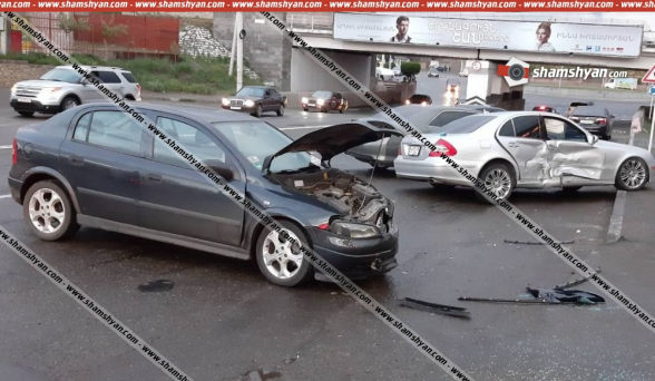 Գյումրիում բախվել են Mercedes-ն ու Opel-ը. կա վիրավոր