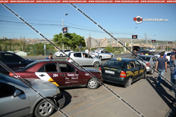 Շղթայական ավտովթար Երևանում. «Դալմա մոլ» առևտրի կենտրոնի դիմաց բախվել են «Range Rover»-ը, «Mercedes»-ը և 3 «Opel»-ներ
