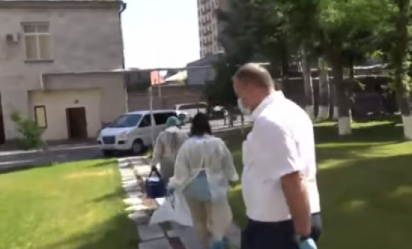 Медики прибыли в парламент Армении: в НС выявили 1 случай заражения COVID-19 (видео)