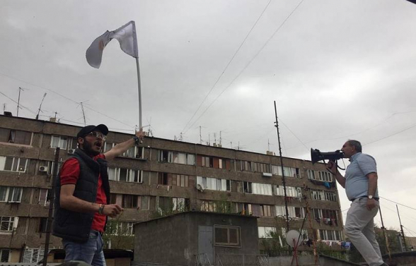 «Նիկոլները» խելագարված