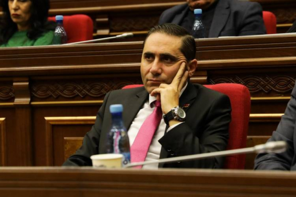 Միամիտ ձեր ամնեզիան անցավ, երբ Ծառուկյանը քննադատեց իշխանություններին