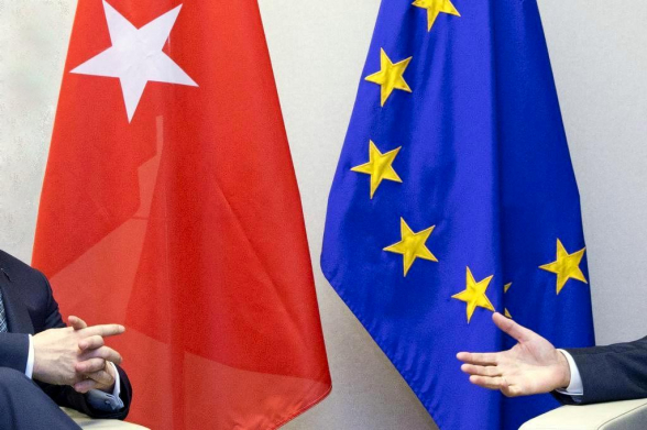 Лидер ведущей партии ЕС назвал исторической ошибкой переговоры о приеме Турции в Евросоюз