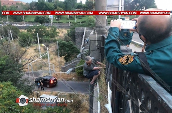 «Հաղթանակ» կամրջի տարբեր հատվածներում 2 տղամարդ փորձում են ցած նետվել, նրանցից մեկին փրկել են, մյուսին փորձում են փրկել (տեսանյութ)