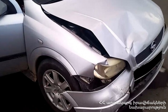 Էջմիածին-Աշտարակ ավտոճանապարհին «Opel Astra G» մակնիշի ավտոմեքենան դուրս է եկել երթևեկելի հատվածից և հայտնվել ճանապարհի ձախակողմյան հատվածում․ վարորդի ինքնությունը չի հաջողվել պարզել