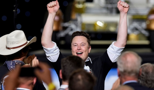 Илон Маск вошел в пятерку богатейших людей по версии «Forbes»