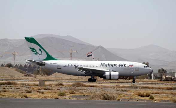 Военные США перехватили иранский пассажирский самолет: есть пострадавшие (видео)