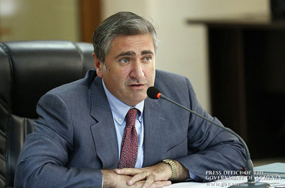 Արայիկ Հարությունյա՛ն, ես ամաչում եմ, որ քո հետ նույն կառավարության կազմում եմ եղել