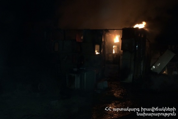 Հրշեջ-փրկարարները մարել են Նուբարաշենի հոգեբուժարանի մոտակայքում գտնվող տներից մեկում բռնկված հրդեհը