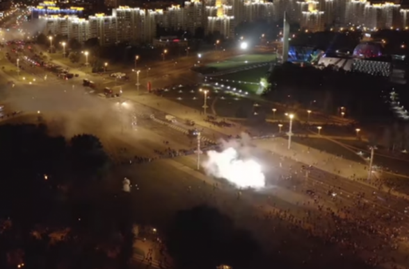 Силовики завершили продолжавшуюся 7 часов операцию по вытеснению манифестантов с улиц Минска (видео)