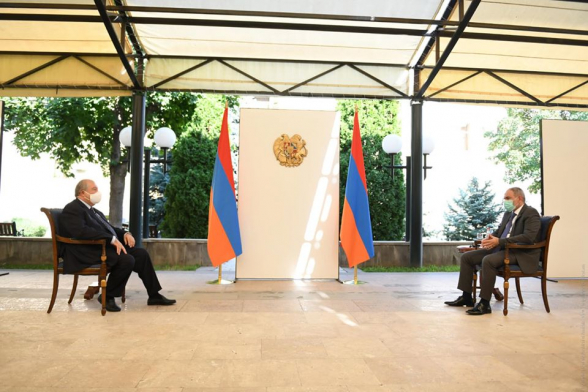 Մի նկարի համեմատական վերլուծություն