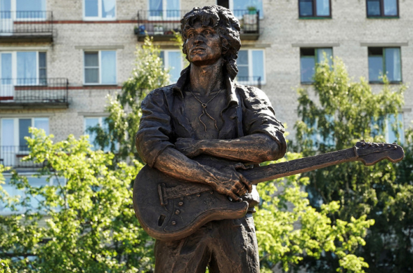 Պետերբուրգում տեղադրվել է Վիկտոր Ցոյի հուշարձանը