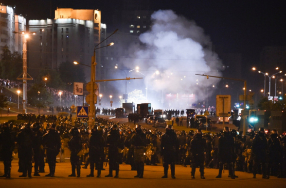 В ходе пресечения акций протеста в Минске силовики применяли слезоточивый газ