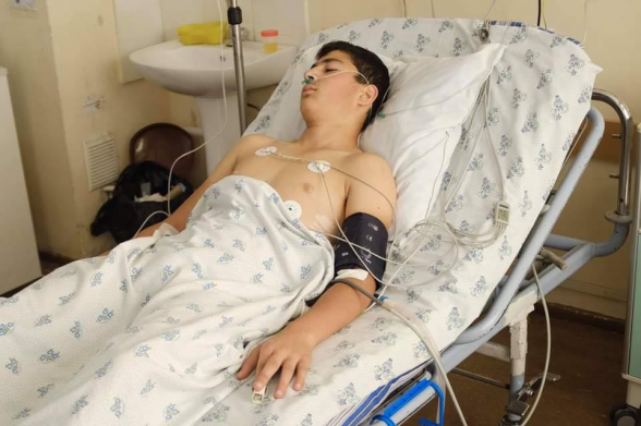 Состояние 14-летнего подростка, раненого в общине Варденис в результате удара азербайджанского БПЛА, тяжелое