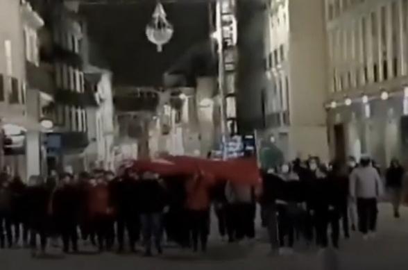 Члены турецкой группировки «Серые волки» вышли на улицы Дижона, угрожая насилием в отношении армян (видео)