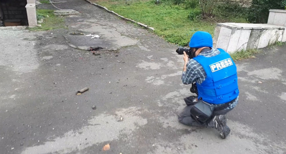 Журналистов временно вывезли из Степанакерта в целях безопасности