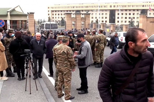 Акция протеста родителей пропавших без вести военнослужащих (видео)