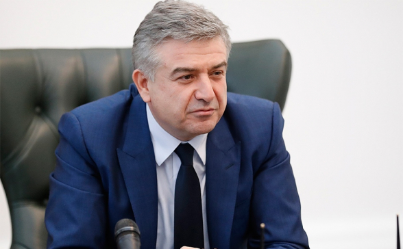 Карен Карапетян призвал правительство Никола Пашиняна уйти в отставку