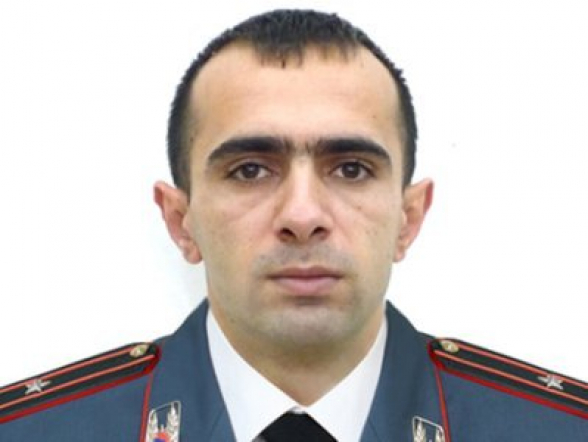Майор полиции Эдгар Галоян покинул систему и присоединился к требованию отставки Пашиняна