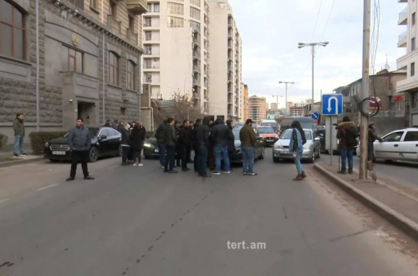 Անհնազանդության ակցիաներ՝ Փաշինյանի հրաժարականի պահանջով․ Երևանում փողոցներ են փակվել, կաթվածահար է եղել մետրոն, կան բերման ենթարկվածներ (տեսանյութ)
