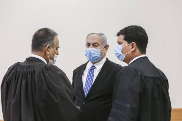 Премьер Израиля прибыл в суд по делу о коррупции