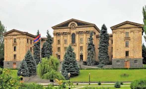 ԱԺ-ն արտահերթ նիստ էր հրավիրել՝ քննարկելու հայ-ադրբեջանական սահմանին տիրող իրավիճակը (տեսանյութ)