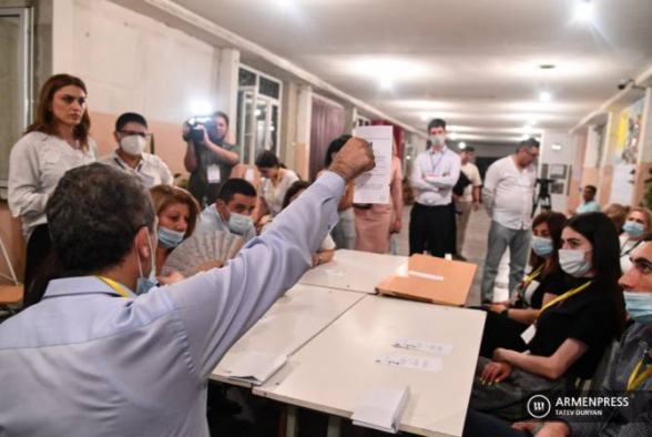 На избирательном участке 35/17 блок «Айастан» набрал 258 голосов, но в протокол внесли 0