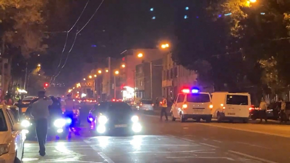 Երևանում ուժեղացված ծառայություն է. ոստիկանները խուզարկում են մեքենաները (տեսանյութ)