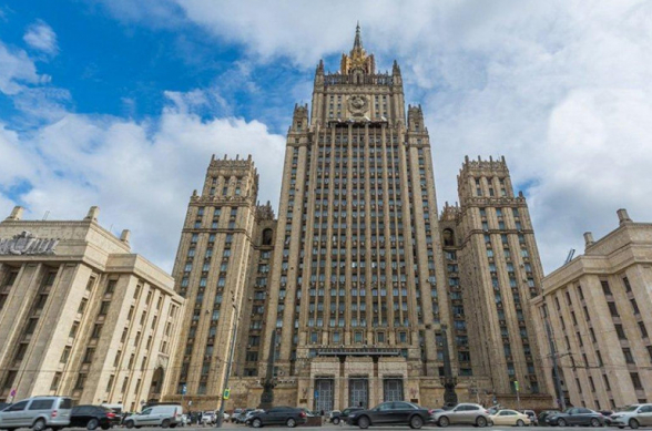 МИД РФ призывает Ереван и Баку решать все возникающие вопросы политико-дипломатическим путем