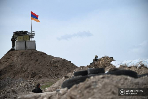 ВС Азербайджана открыли огонь по армянским позициям в Сотке