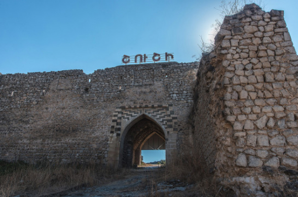 Азербайджан открыл огонь из Шуши в направлении Степанакерта (видео)