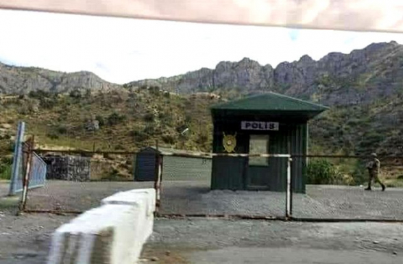 Азербайджанцы задержали на участке дороги Горис-Капан иранских водителей