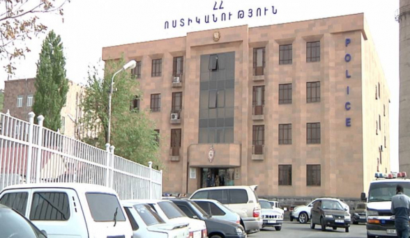 Ընդդիմադիր պատգամավորներն այցելել են ոստիկանական բաժանմունքներ բերման ենթարկված ակցիայի մասնակիցներին (տեսանյութ)