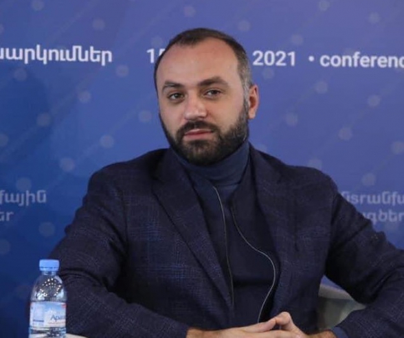 Իրար վրա ցեխ շպրտելով չեն մաքրվելու էն արհավիրքին մեղսակցությունից, որը բերել են երկրի և ժողովրդի գլխին