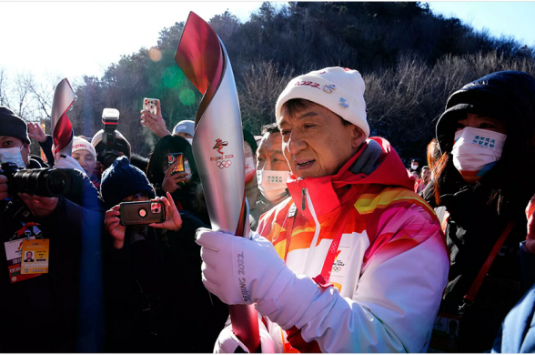 Դերասան Ջեկի Չանը մասնակցել է օլիմպիական կրակի փոխանցումավազքին