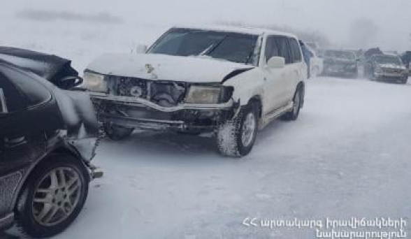 Ծաղկաձոր քաղաքի մոտ միմյանց են բախվել մոտ 17 ավտոմեքենա․ կա 3 տուժած