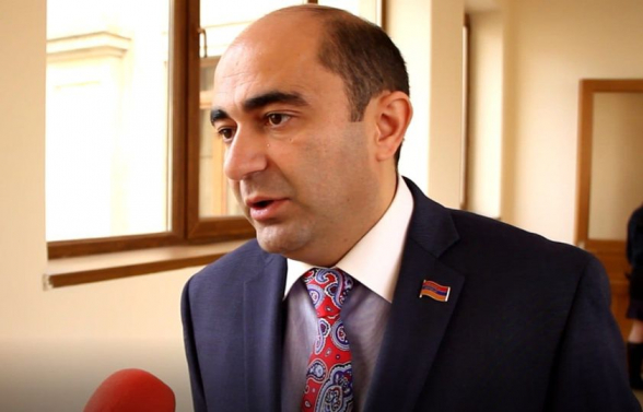 Ինչն ա՞ կաշկանդում քեզ, որ վազես եվրոդատարան ու հայց ներկայացնես նիկոլի դեմ՝ ստրկությունիցդ ազատվելու համար