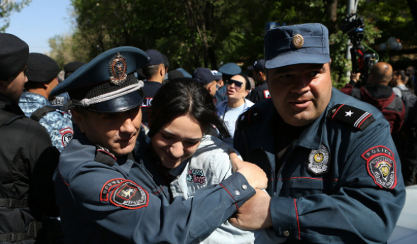 Число доставленных в полицию участников акций неповиновения в Ереване превысило 280