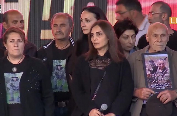 Требуем возбудить против Никола Пашиняна уголовное дело – родители погибших солдат (видео)