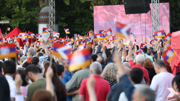 Сегодня в 19:30 на площади Франции состоится большой митинг (видео)