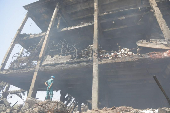 Փլված սյուներ, ավերված տաղավարներ. «Սուրմալուի» պայթած շենքը՝ ներսից (տեսանյութ)