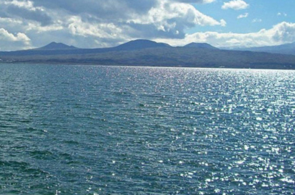 Уровень воды в бассейне озера Севан понизился еще на 2 см
