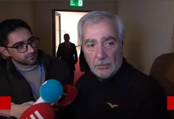 Ինչո՞ւ կացարանի հարցը չի լուծվել հարցից հետո Անդրանիկ Քոչարյանը դուռը շխկացրեց լրագրողների երեսին (տեսանյութ)