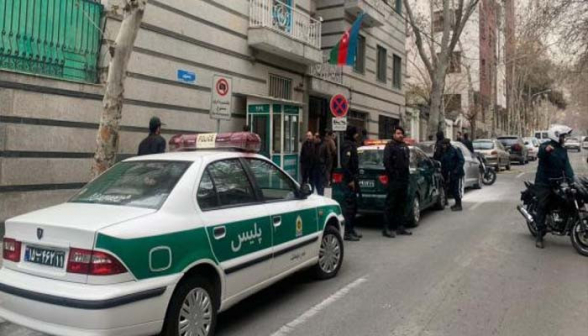 Азербайджан эвакуирует сотрудников посольства в Иране после нападения на дипмиссию