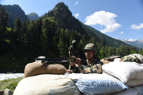 Индия прогнозирует новые столкновения с китайскими войсками вдоль спорной границы в Гималаях